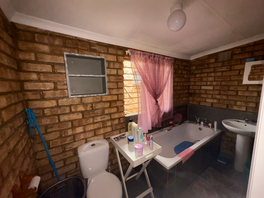 3 Bedroom Property for Sale in Bodorp North West